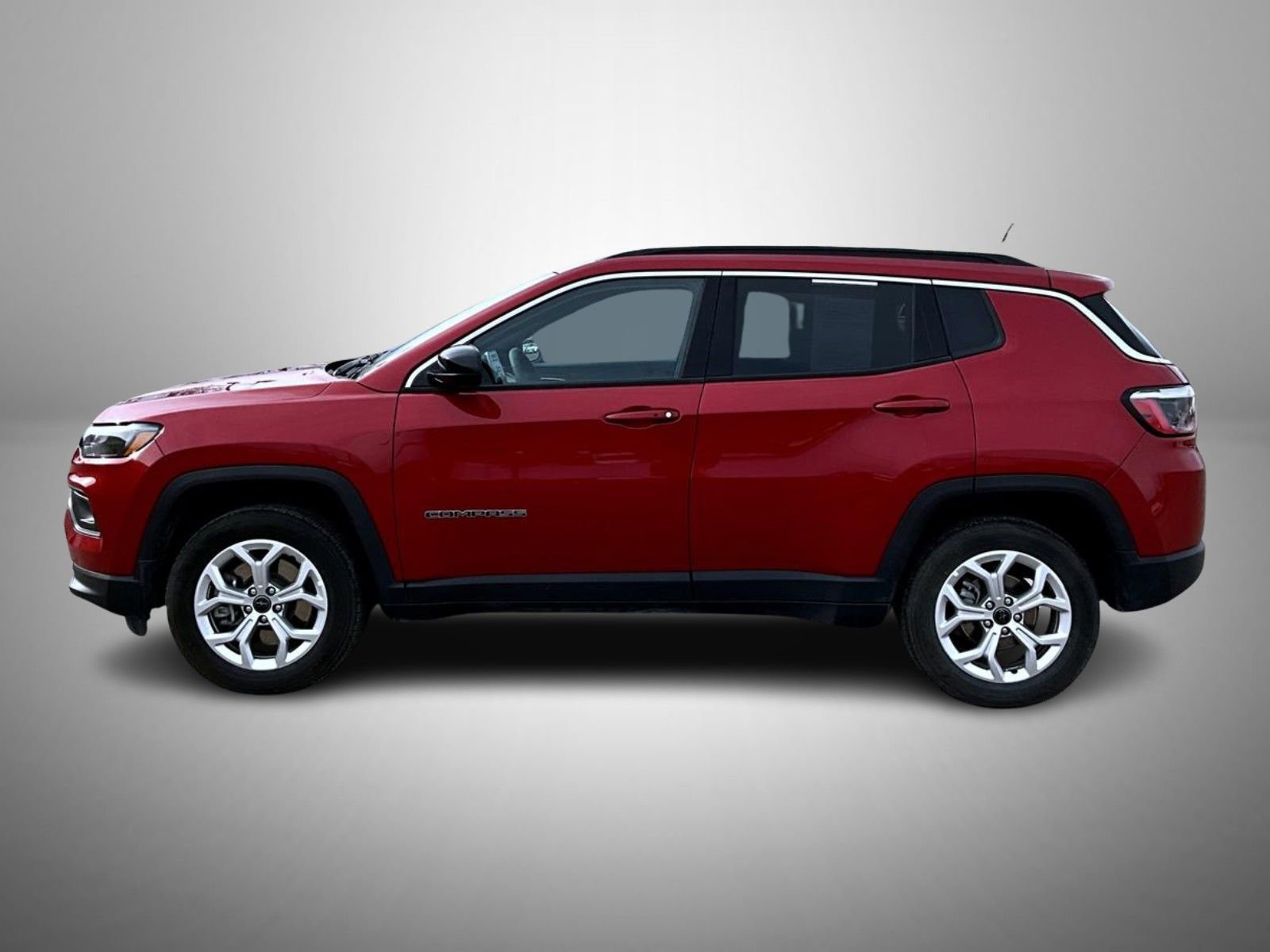Used 2025 Jeep Compass Latitude w/ Sun & Sound Group AWD/4WD image 8