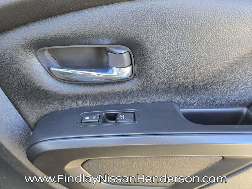 Used 2021 Nissan Titan PRO-4X w/ Pro-4x Convenience Package image 19