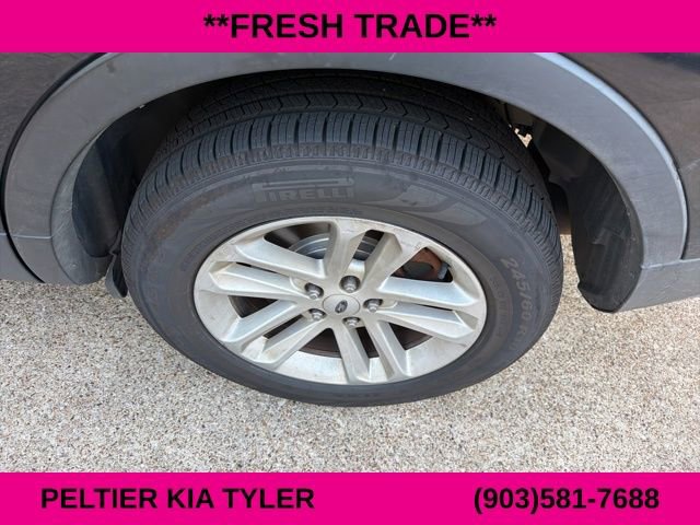 Used 2017 Ford Explorer XLT w/ Equipment Group 202A image 8