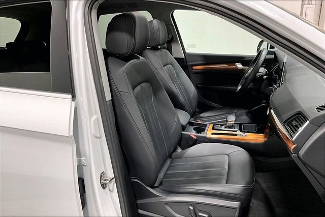 Used 2023 Audi Q5 2.0T Premium w/ Convenience Package AWD/4WD image 7