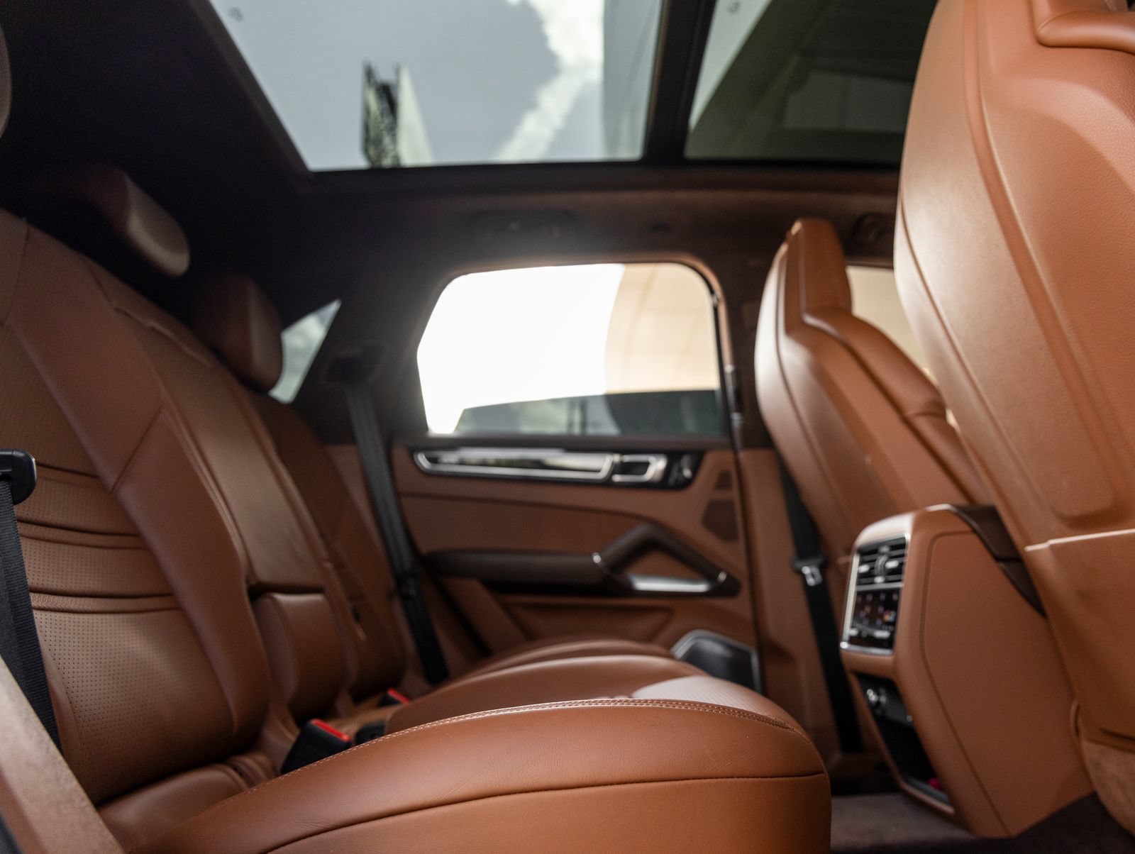 Certified 2021 Porsche Cayenne Turbo S AWD/4WD image 40