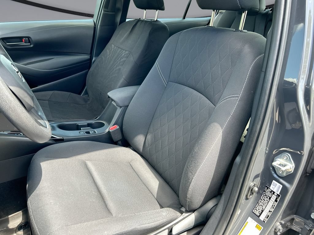 Used 2025 Toyota Corolla LE w/ LE Premium Package FWD image 11