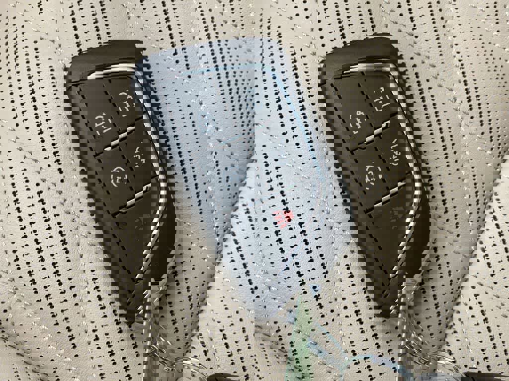 Certified 2025 Cadillac Lyriq Luxury w/ Nappa Leather Package image 28