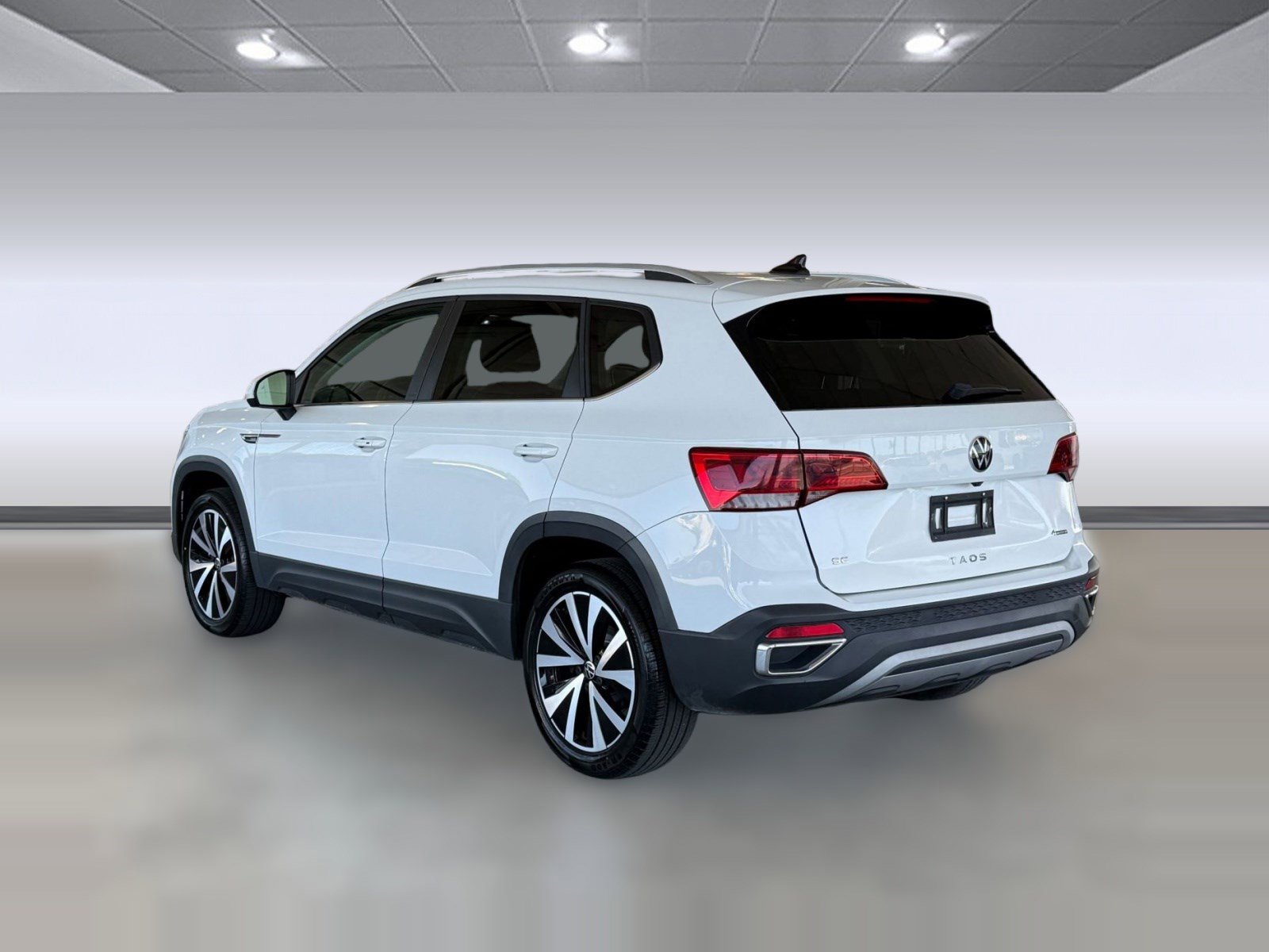 Used 2022 Volkswagen Taos SE AWD/4WD image 3