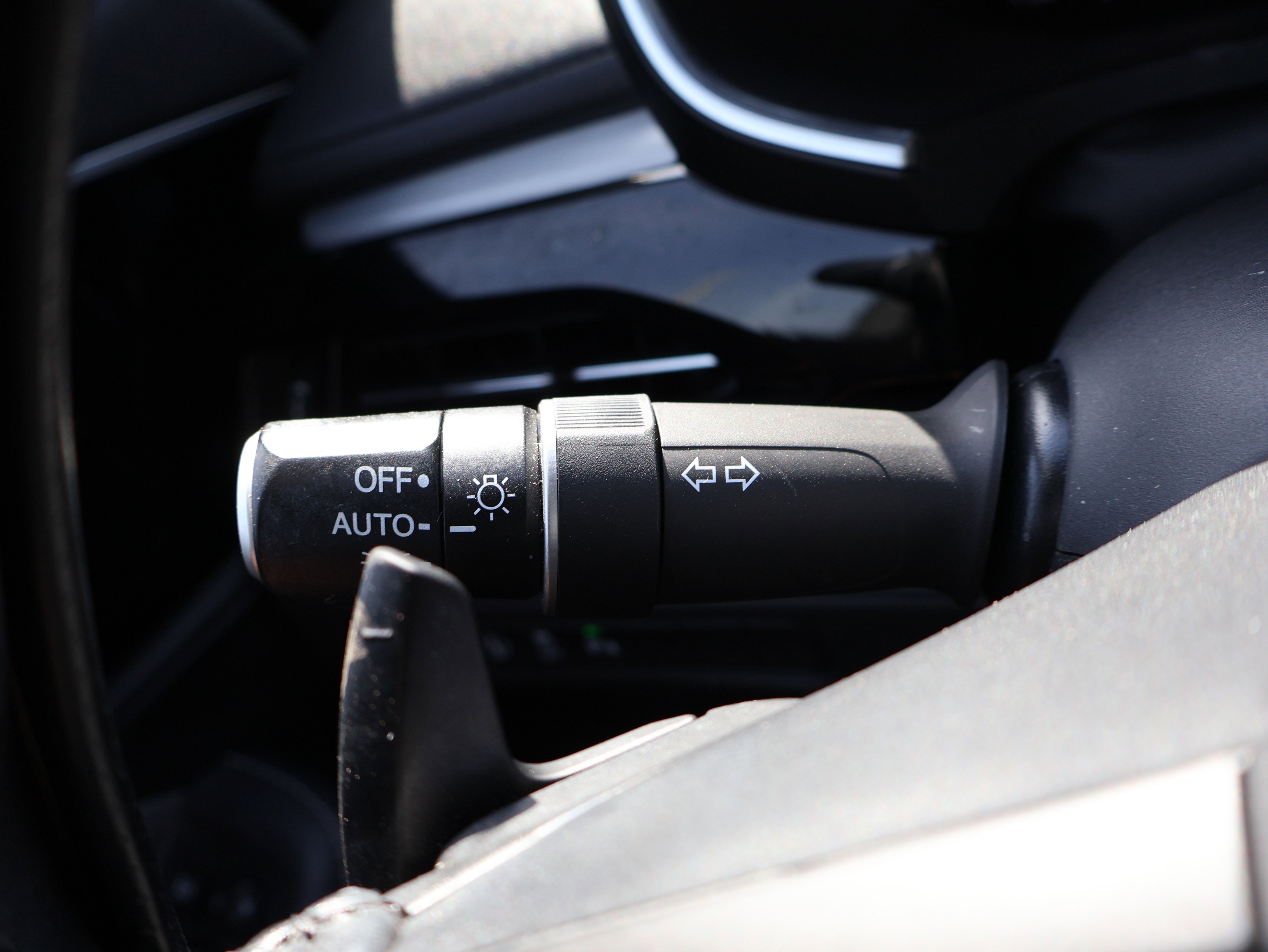 Used 2023 Acura MDX SH-AWD w/ Technology Package image 38