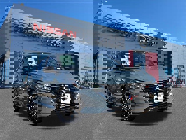 New 2025 Nissan Sentra SR w/ SR Premium Package