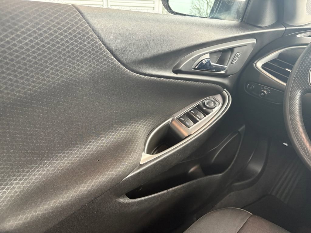 Used 2023 Chevrolet Malibu LT image 13