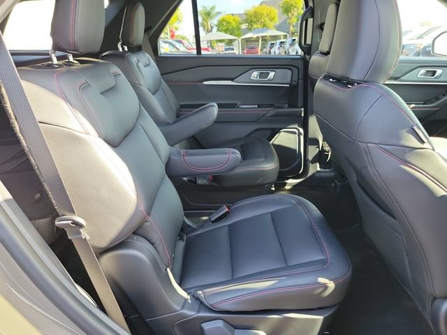 Used 2026 Ford Explorer ST-Line w/ ST-Line Street Pack RWD image 18