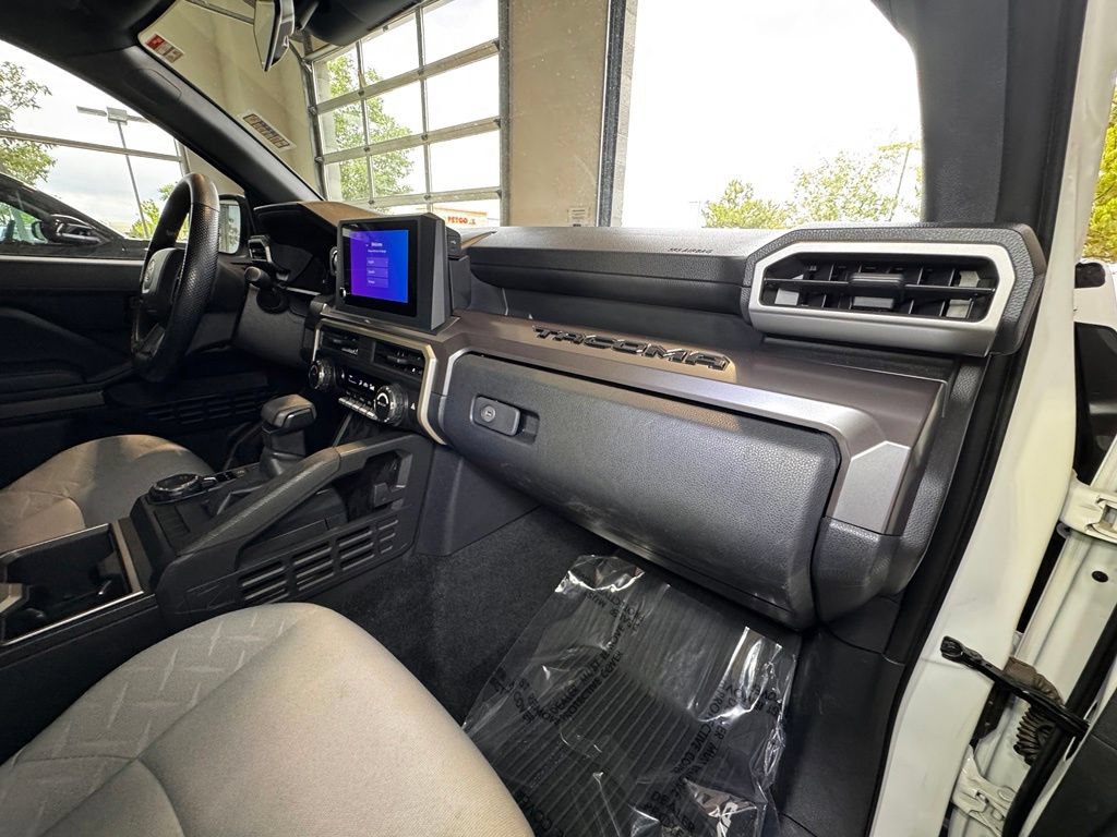 Certified 2025 Toyota Tacoma SR5 AWD/4WD image 53