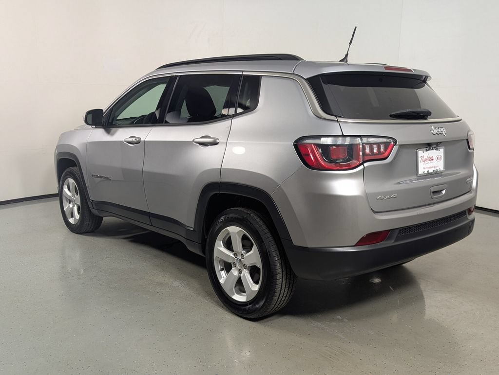 Used 2018 Jeep Compass Latitude w/ Cold Weather Group AWD/4WD image 5