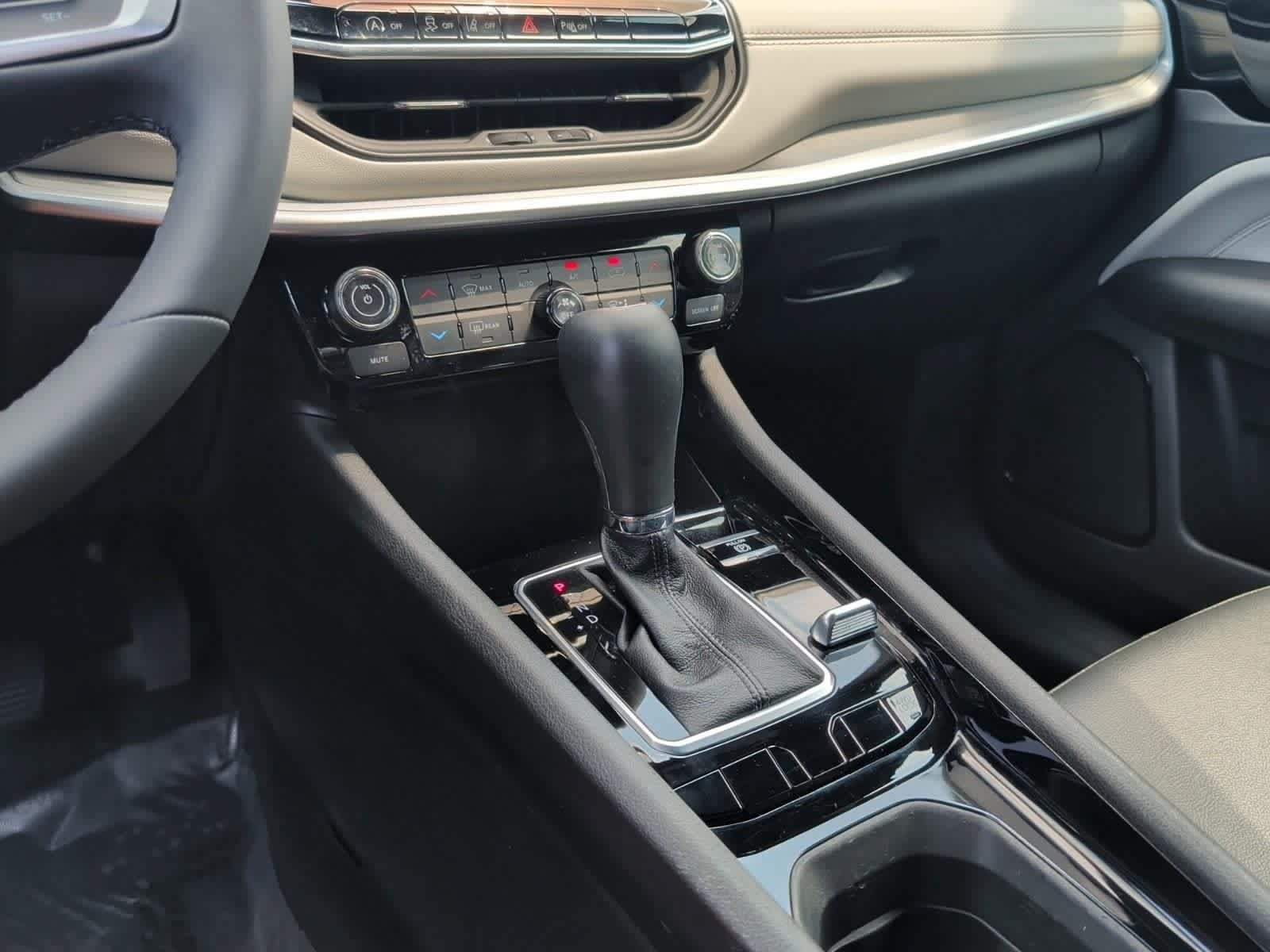 Used 2025 Jeep Compass Limited AWD/4WD image 22