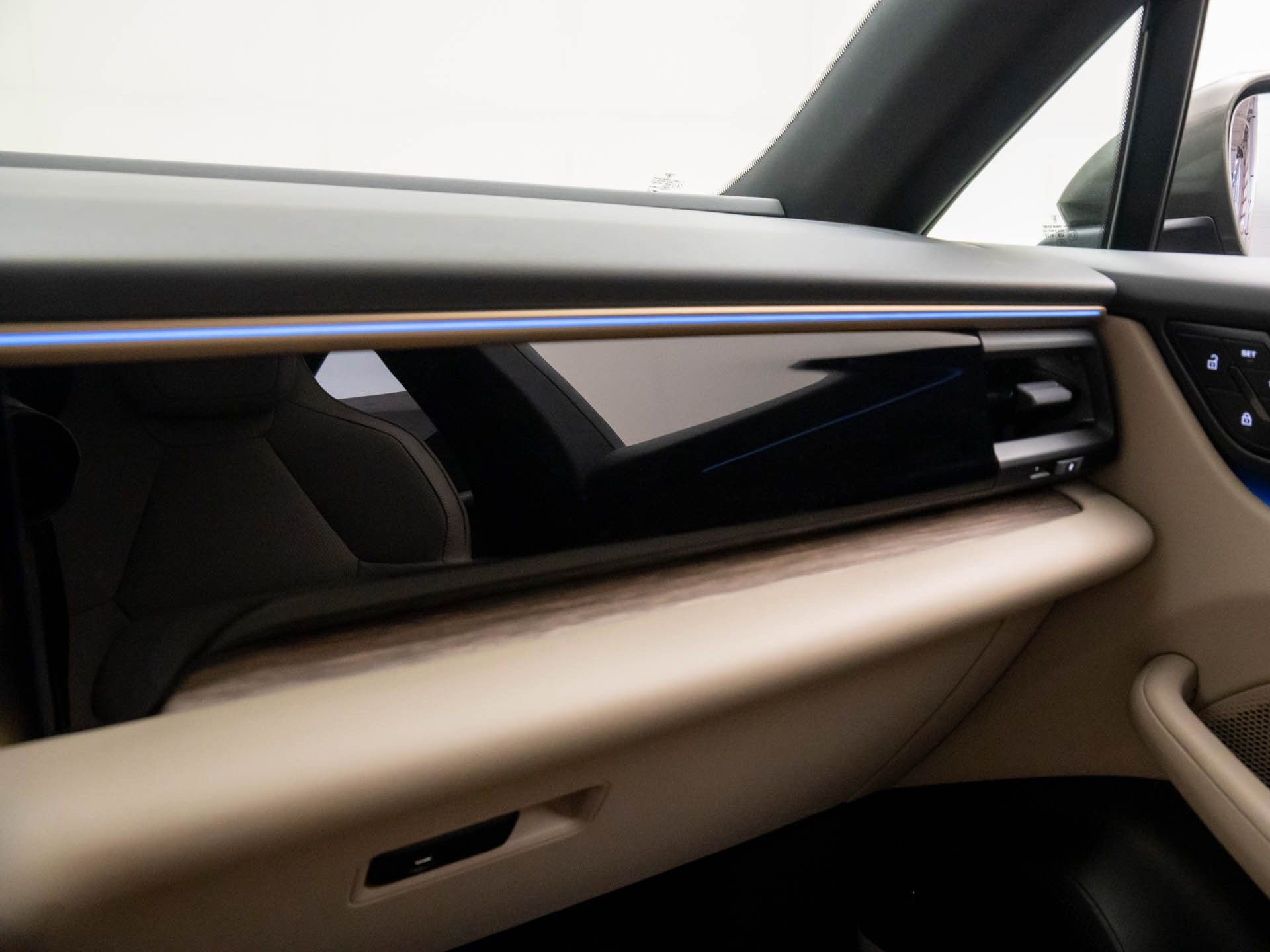 New 2025 Porsche Macan 4 Electric image 26