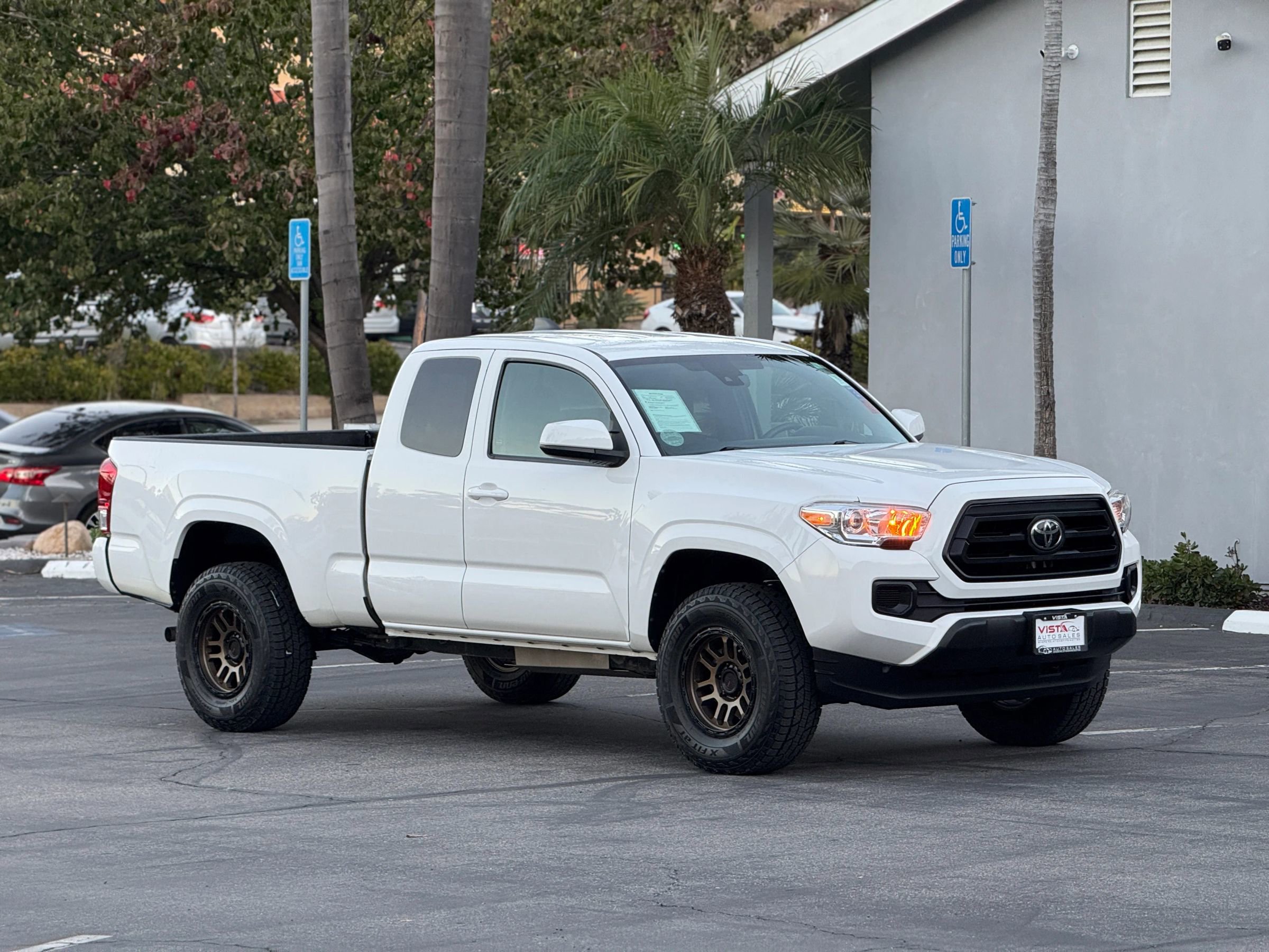Used 2022 Toyota Tacoma SR5 image 2