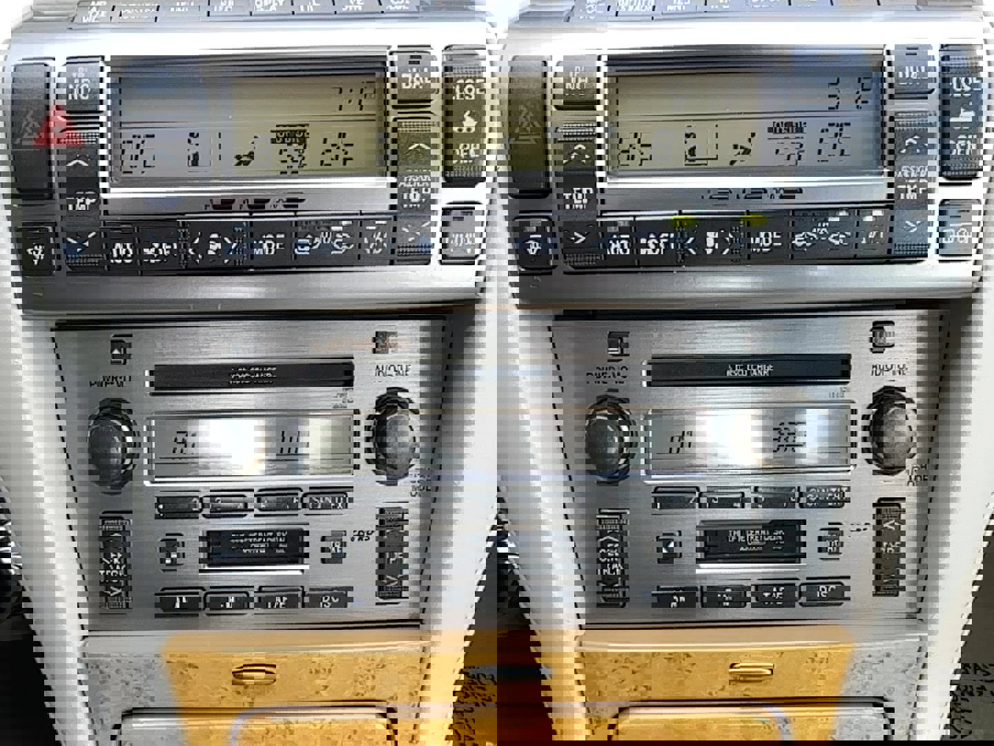 Used 2005 Lexus SC 430 Convertible image 11