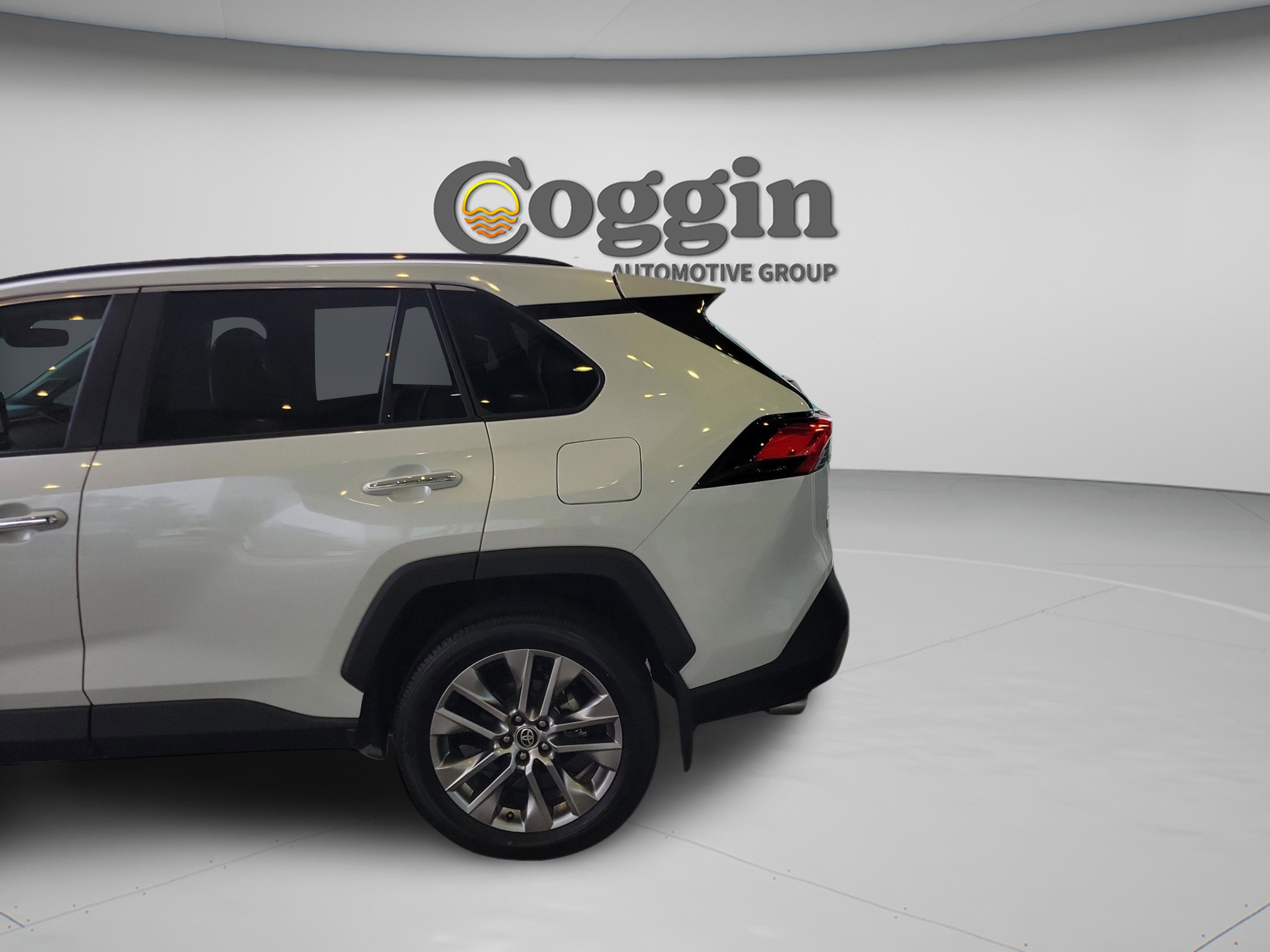 Used 2024 Toyota RAV4 Limited w/ Weather Package image 31