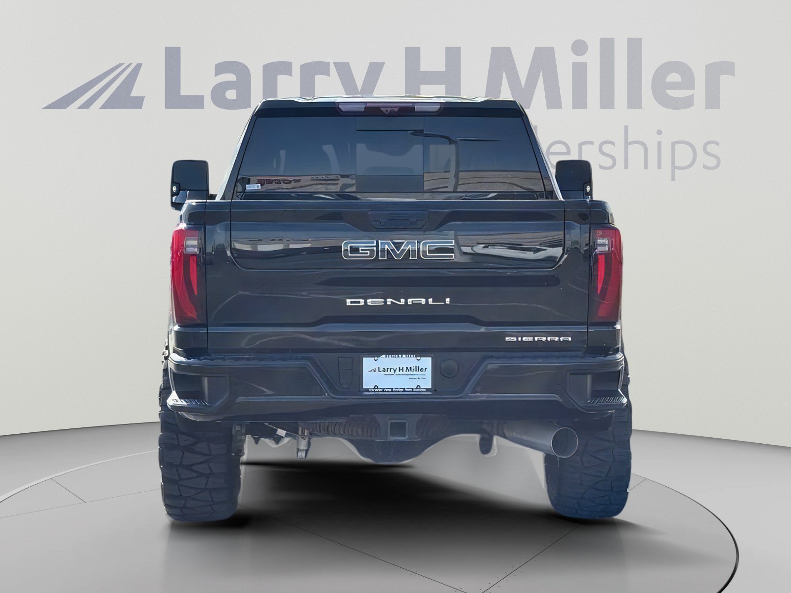 Used 2025 GMC Sierra 2500 Denali Ultimate w/ Max Trailering Package AWD/4WD image 5