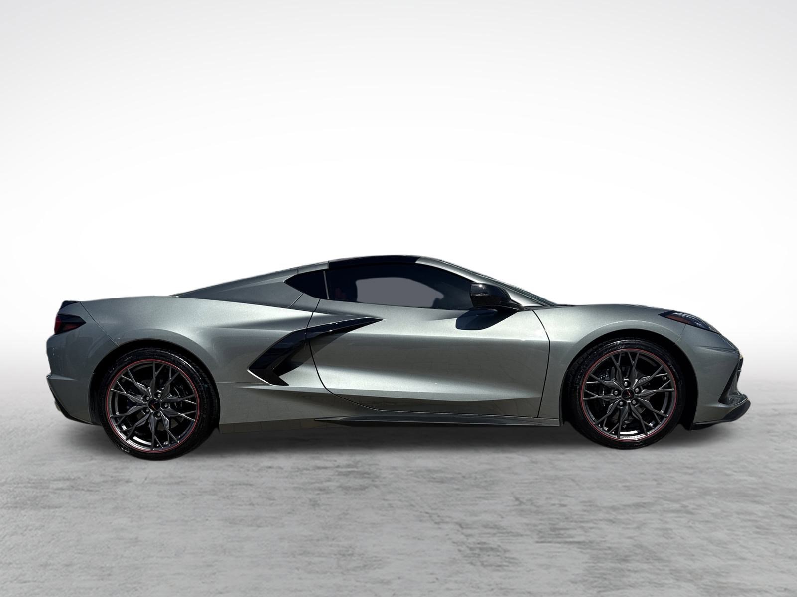 Used 2024 Chevrolet Corvette Stingray Preferred Cpe w/ Battery Protection Package image 4