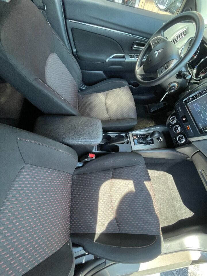 Used 2018 Mitsubishi Outlander Sport ES image 4