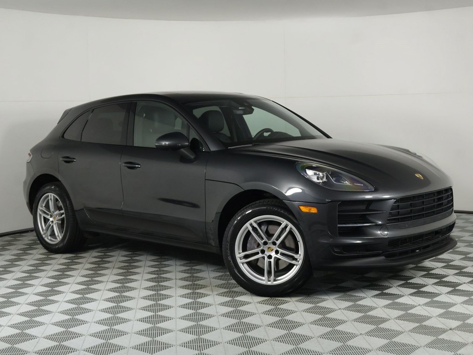 Certified 2021 Porsche Macan AWD/4WD image 9