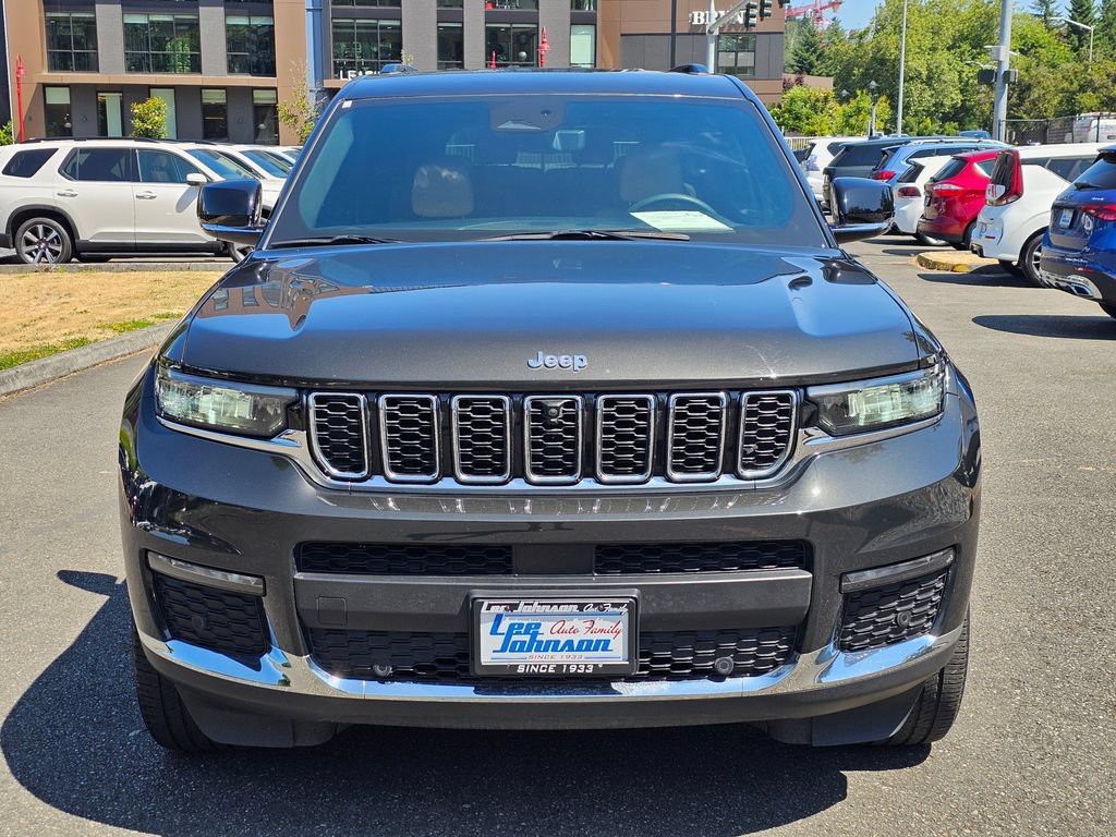 Used 2023 Jeep Grand Cherokee L Limited w/ Luxury Tech Group II AWD/4WD image 2