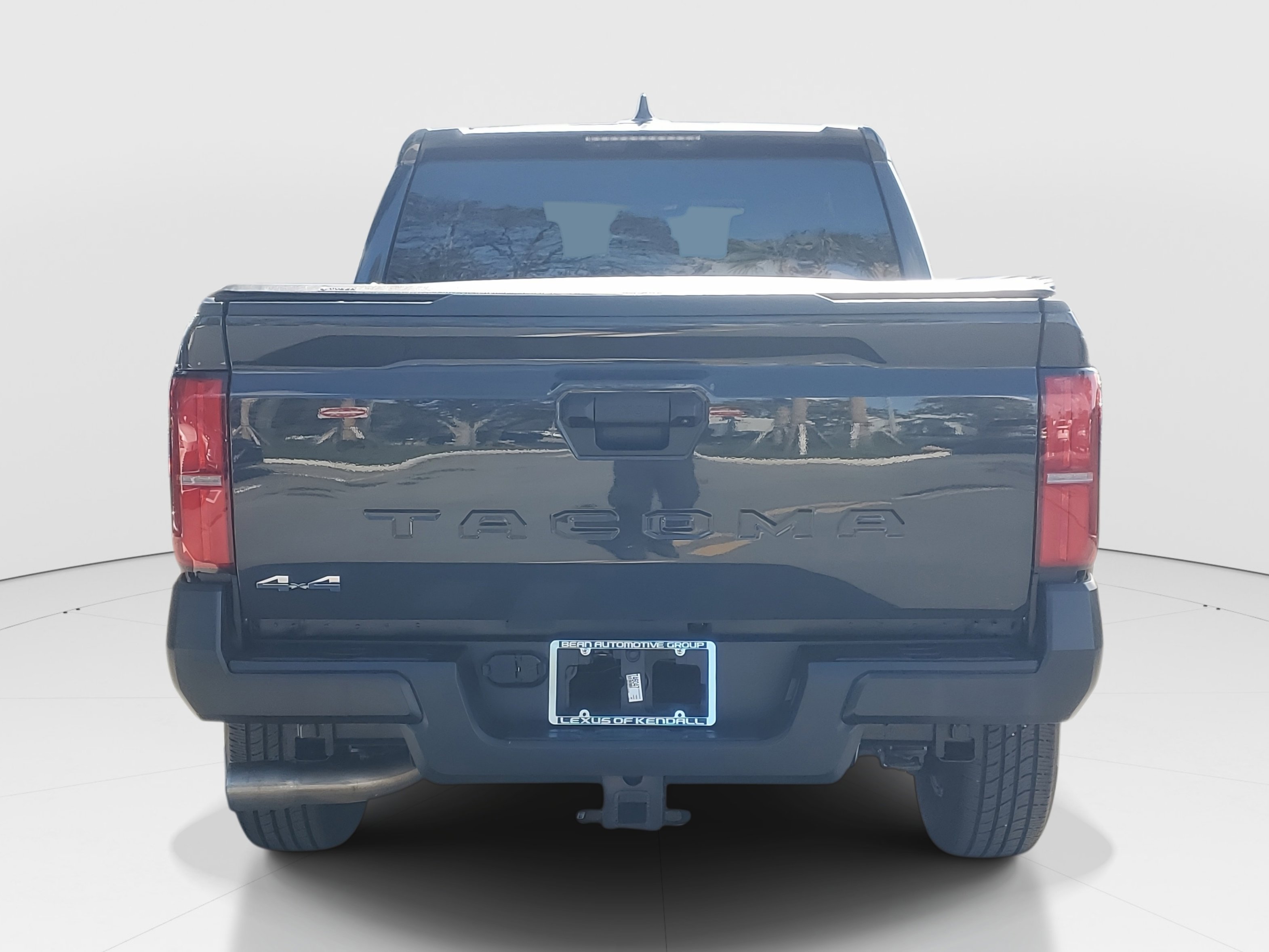 Used 2025 Toyota Tacoma SR image 6