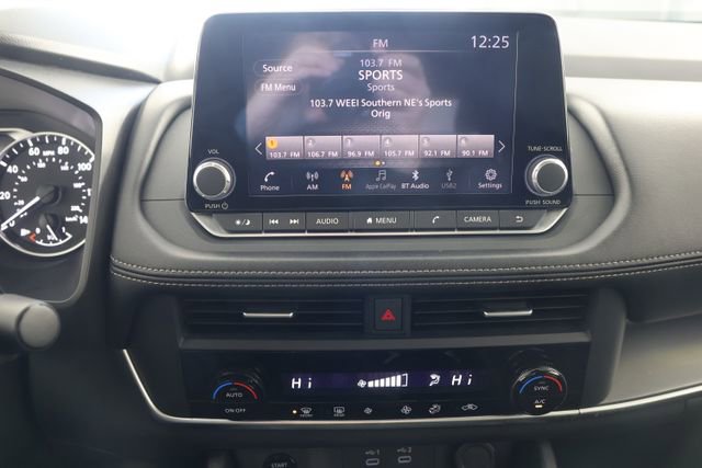 Used 2024 Nissan Rogue SV image 14