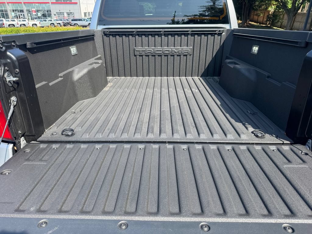 Used 2025 Toyota Tacoma TRD Sport AWD/4WD image 17