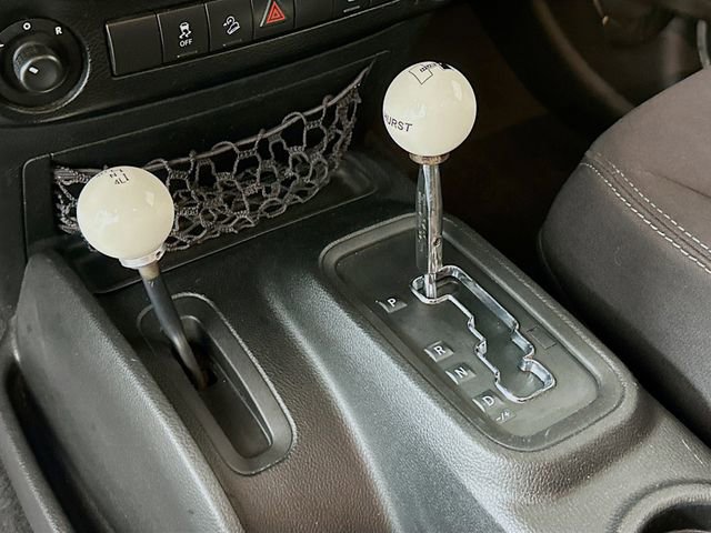 Used 2013 Jeep Wrangler Unlimited Sahara w/ Connectivity Group image 15