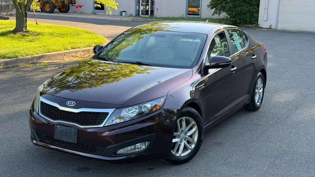Used 2012 Kia Optima LX FWD image 2