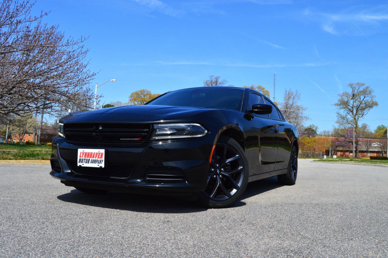 Used 2019 Dodge Charger SXT w/ Blacktop Package RWD image 24