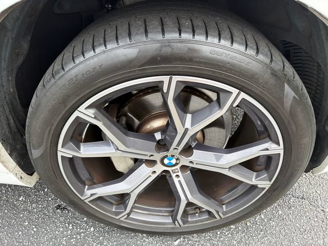 Used 2021 BMW X5 sDrive40i w/ M Sport Package RWD image 12