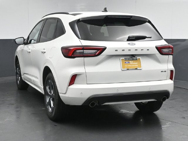 Certified 2024 Ford Escape ST-Line w/ Tech Pack #1 AWD/4WD image 6