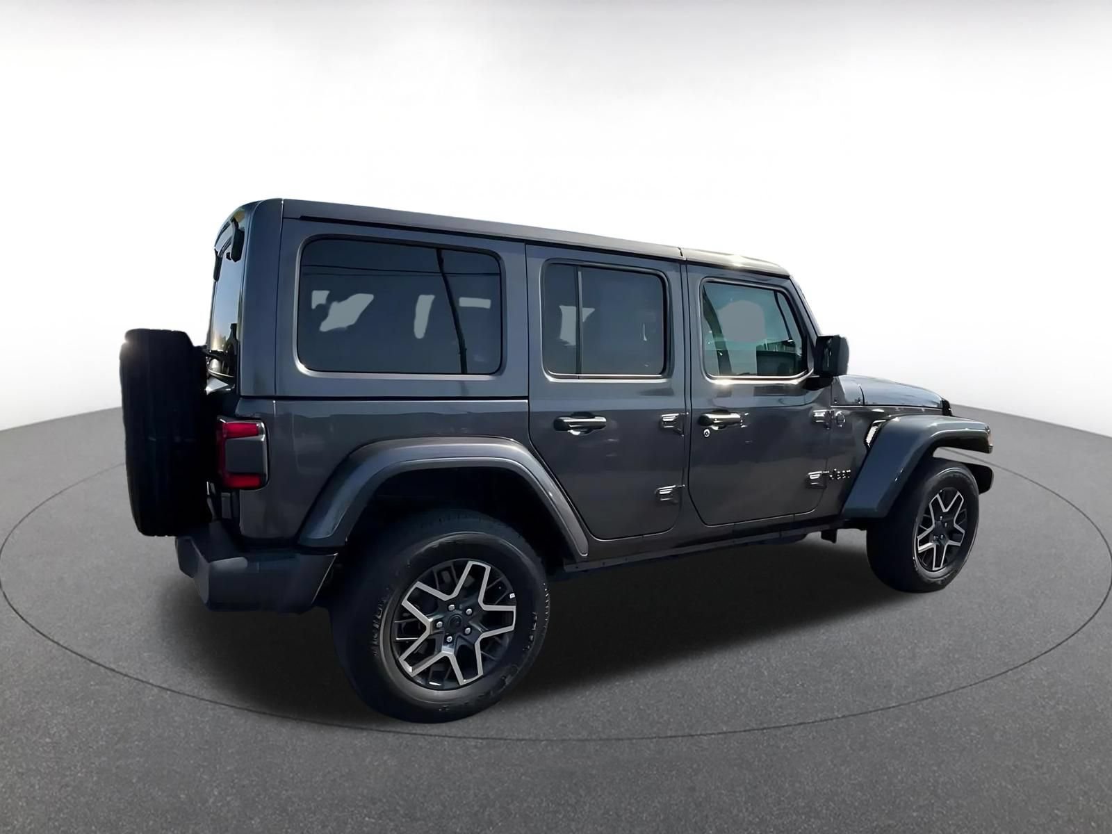 Used 2025 Jeep Wrangler Unlimited Sahara AWD/4WD image 12