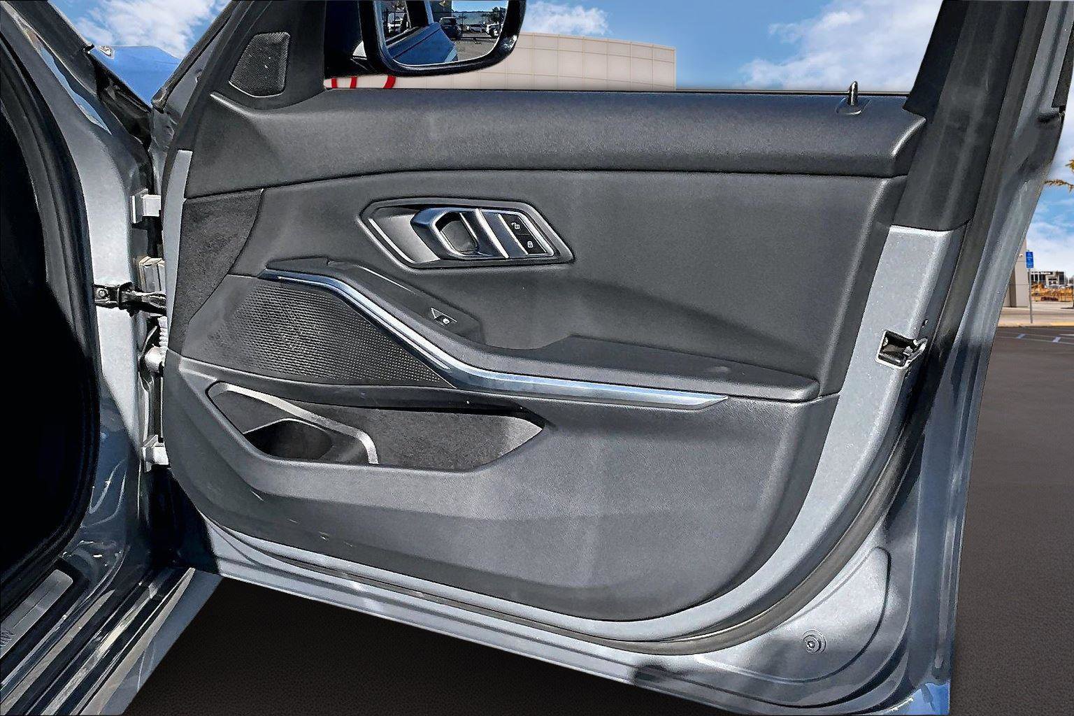 Used 2023 BMW 330i Sedan w/ Convenience Package image 23