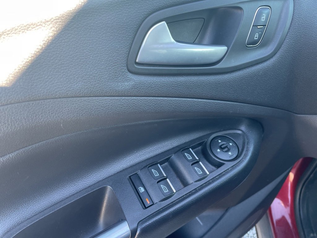 Used 2019 Ford Escape SEL image 12