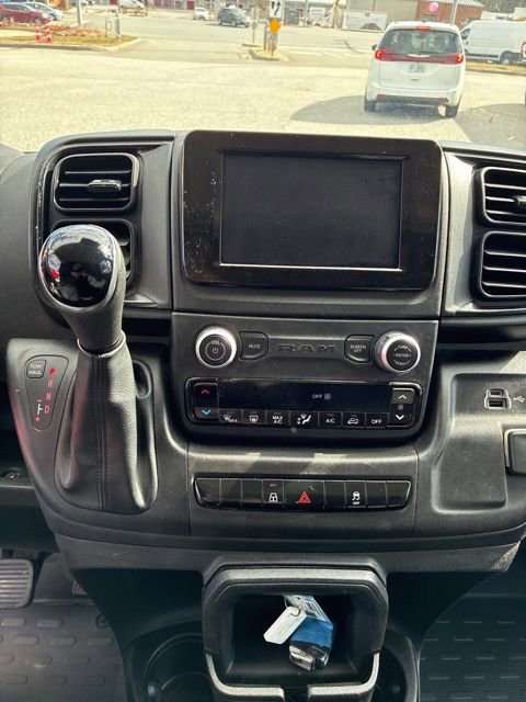 Used 2025 RAM ProMaster 2500 w/ Convenience Group image 12