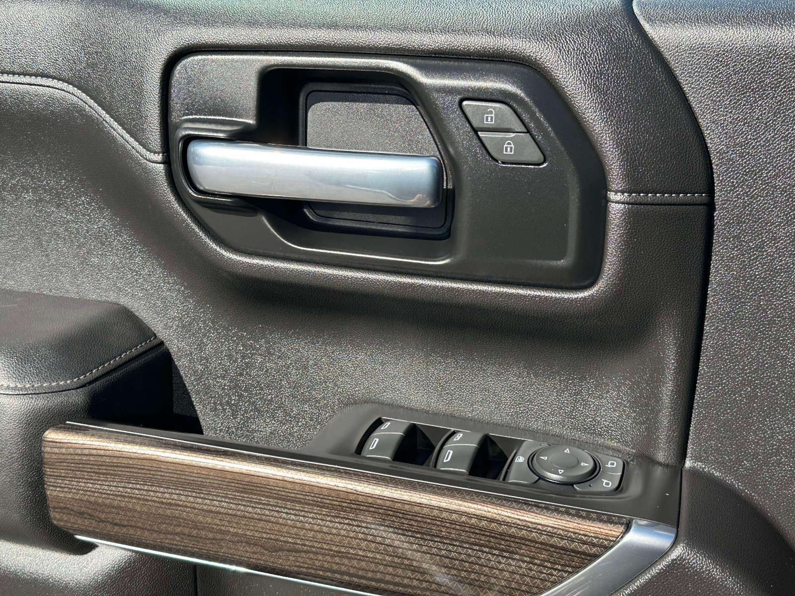 Used 2020 Chevrolet Silverado 1500 RST AWD/4WD image 18