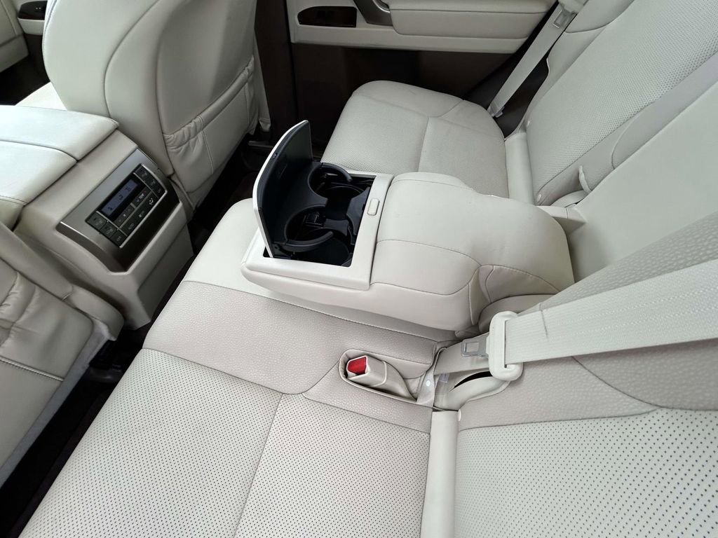 Used 2017 Lexus GX 460 Premium w/ Premium Package image 19