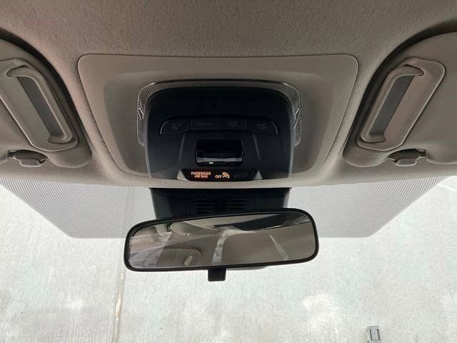 Used 2025 Toyota Corolla LE image 9