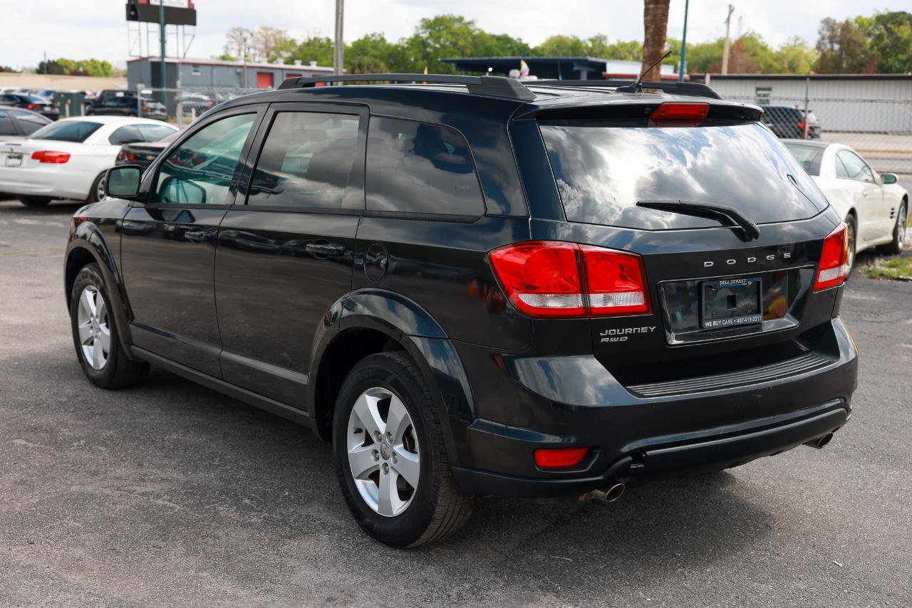 Used 2012 Dodge Journey SXT w/ Flexible Seating Group image 5