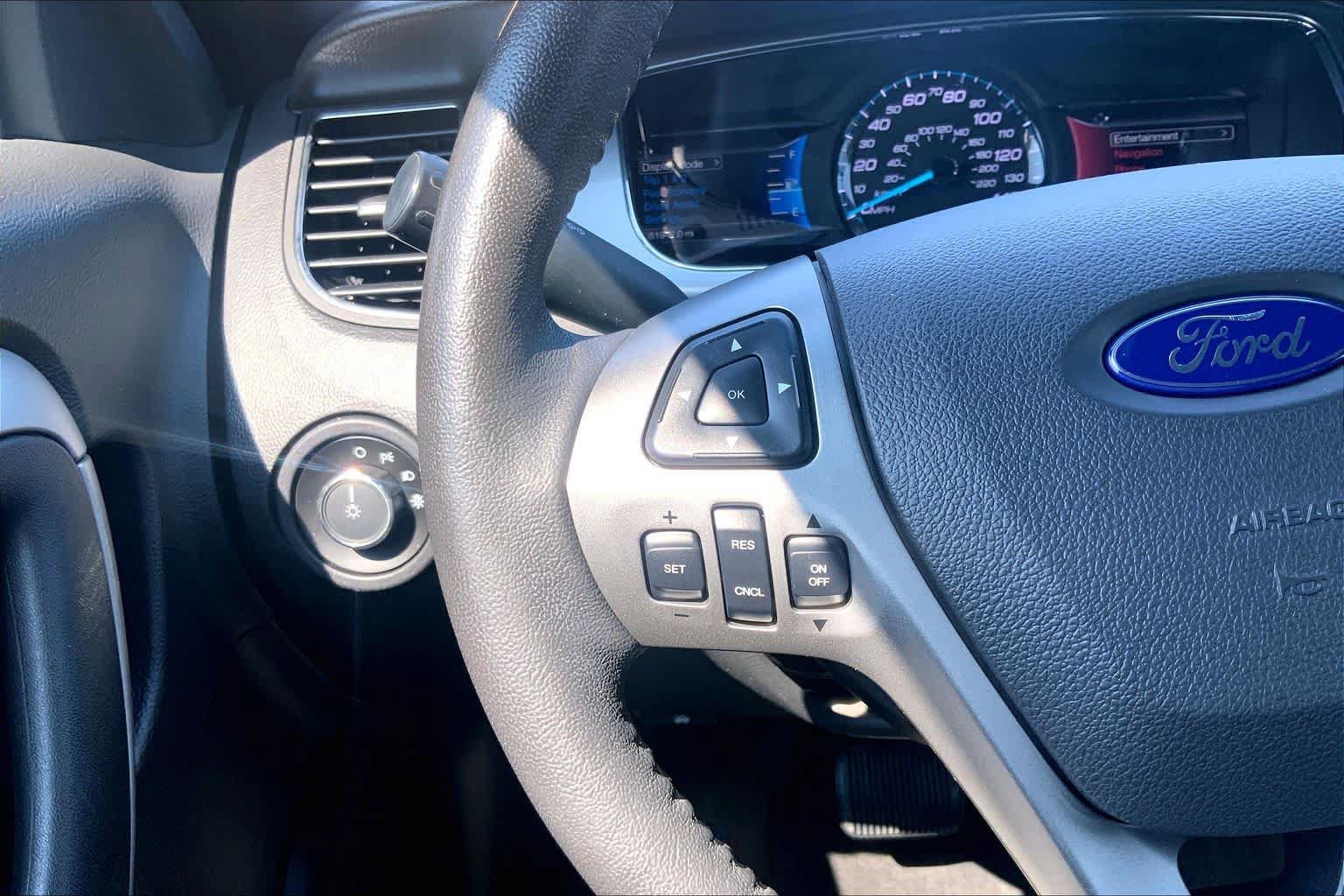 Used 2018 Ford Taurus SEL w/ Equipment Group 201A FWD image 23