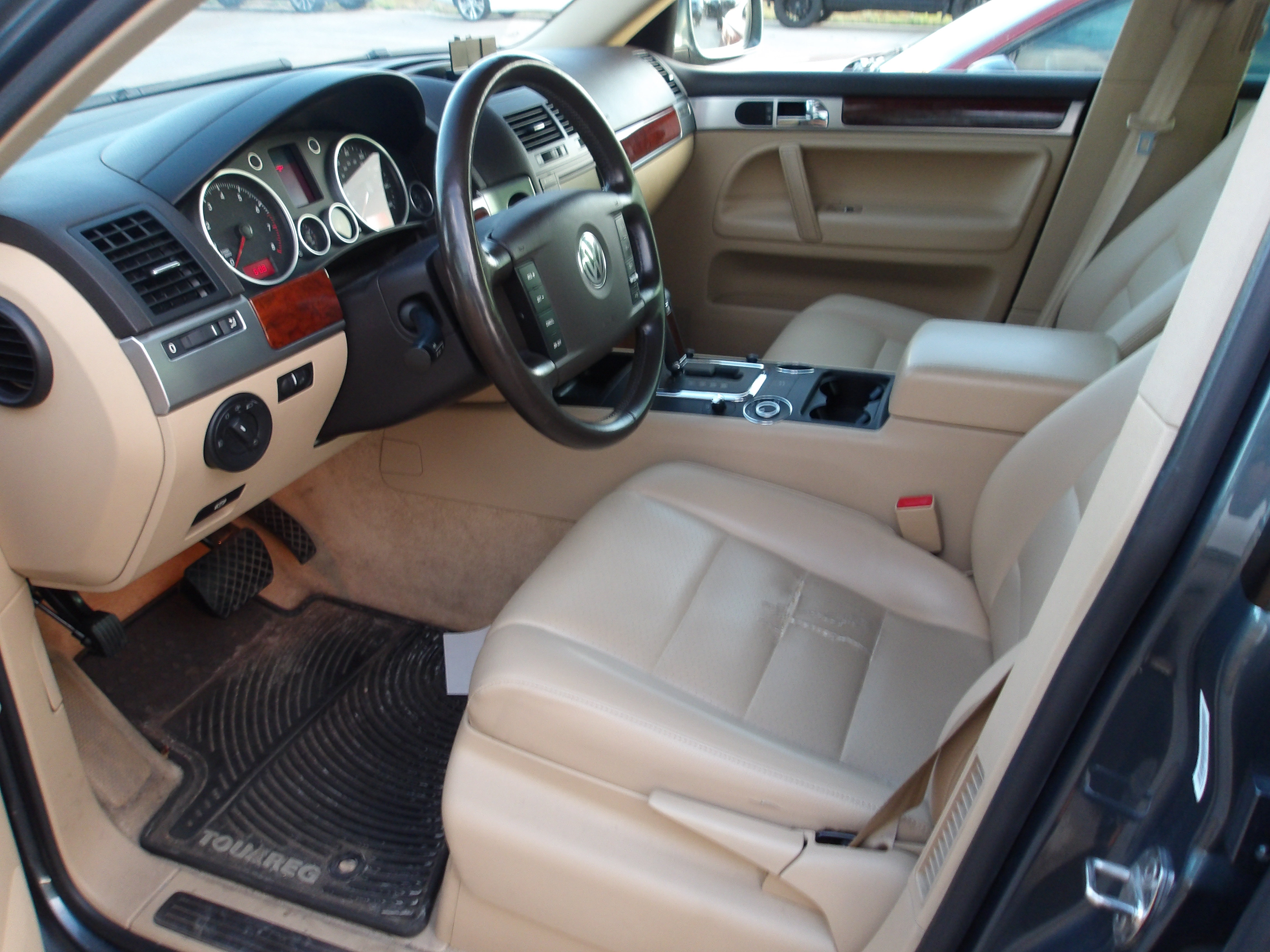 Used 2005 Volkswagen Touareg V6 AWD/4WD image 4