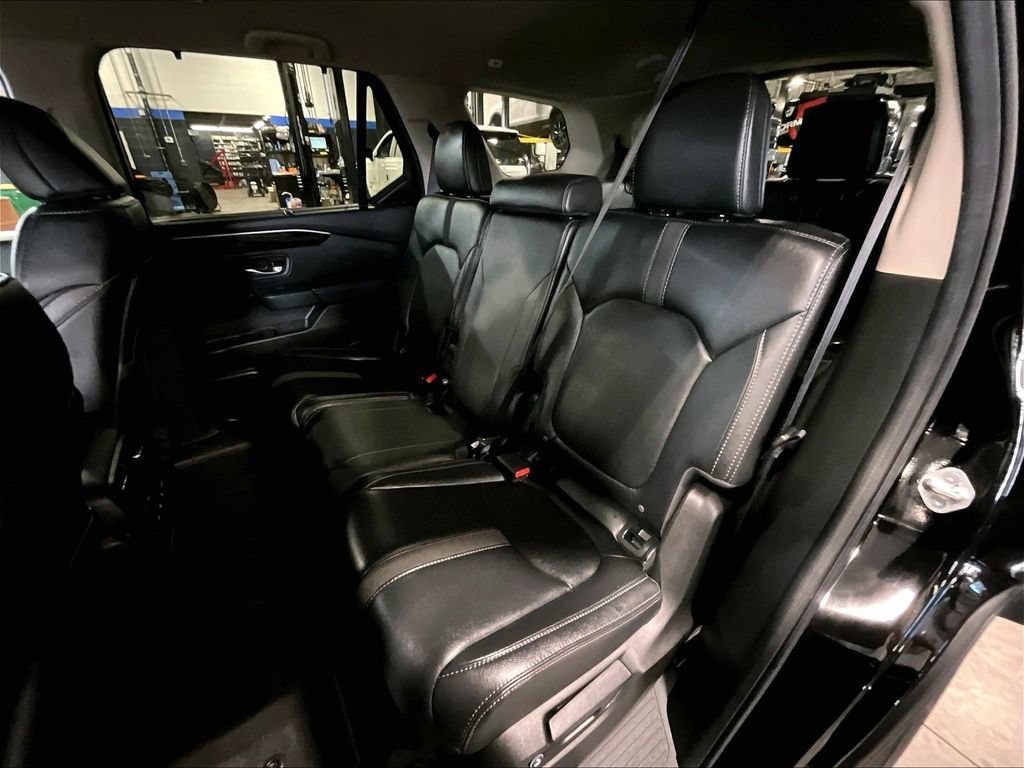 Used 2025 Honda Pilot EX-L image 15