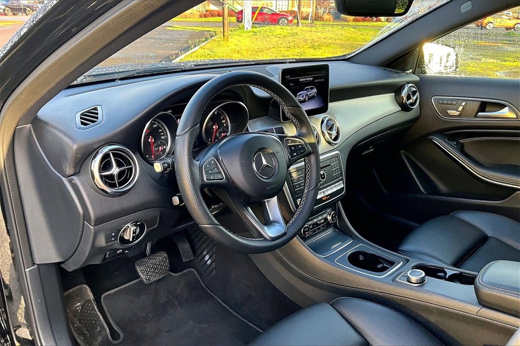 Used 2018 Mercedes-Benz GLA 250 4MATIC image 19