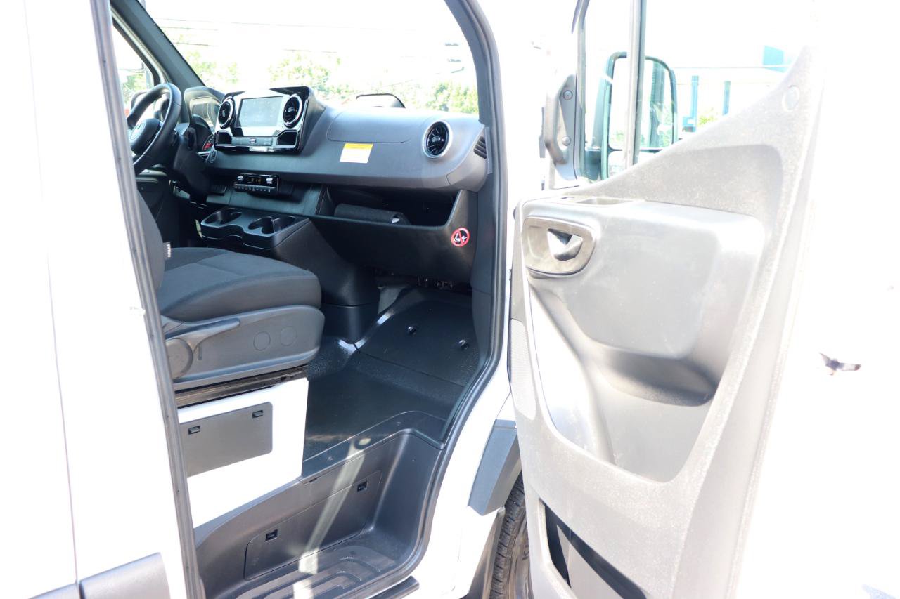 Used 2025 Mercedes-Benz Sprinter 2500 image 14