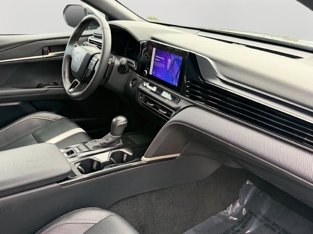 Used 2025 Toyota Camry SE FWD image 6