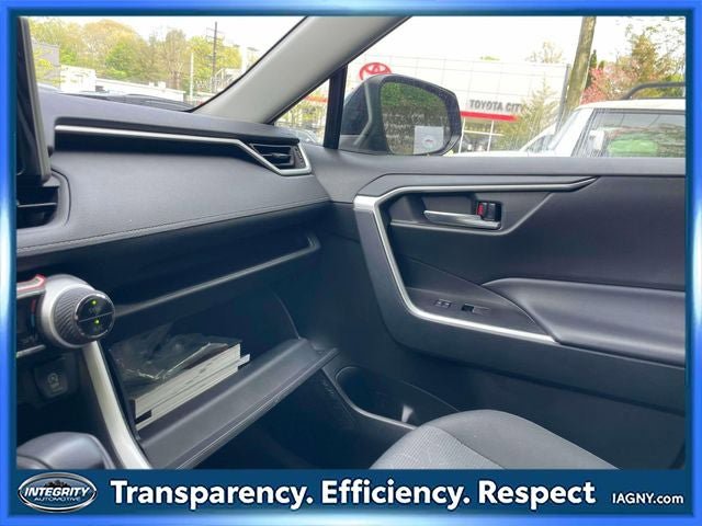 Certified 2025 Toyota RAV4 XLE AWD/4WD image 33