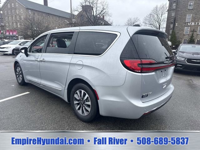 Used 2023 Chrysler Pacifica Limited FWD image 10