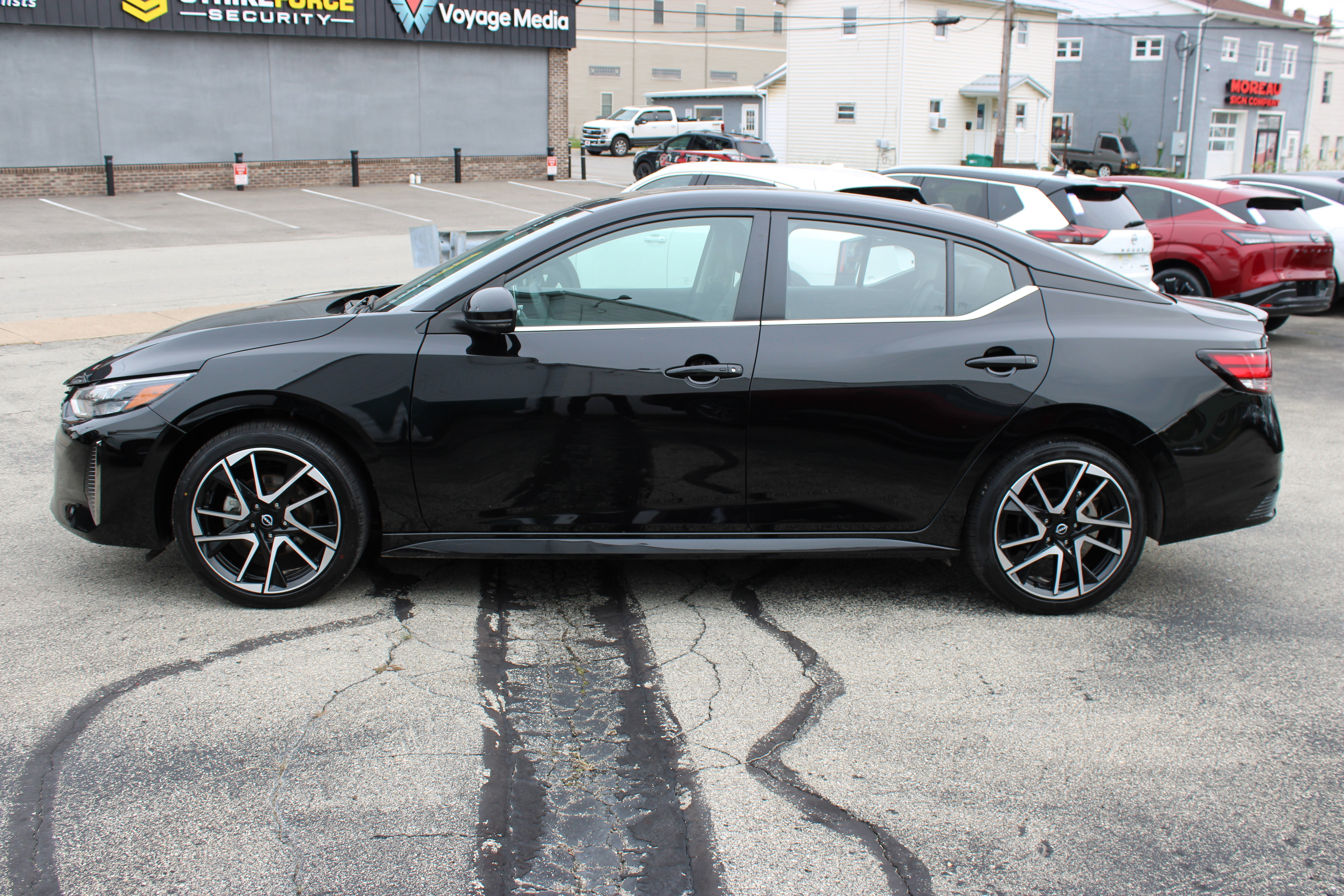 Certified 2024 Nissan Sentra SR w/ SR Premium Package image 2