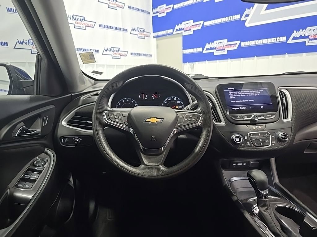 Used 2023 Chevrolet Malibu LT image 2